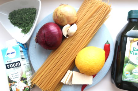Romige pasta met citroen en parmezaanse kaas