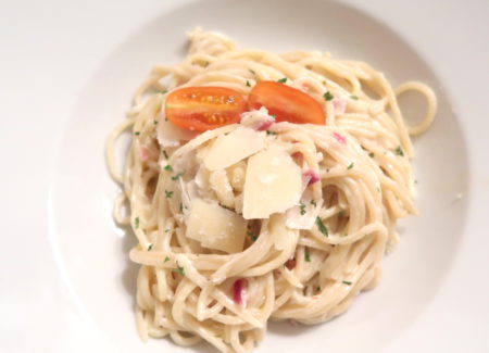 Romige pasta met citroen en parmezaanse kaas